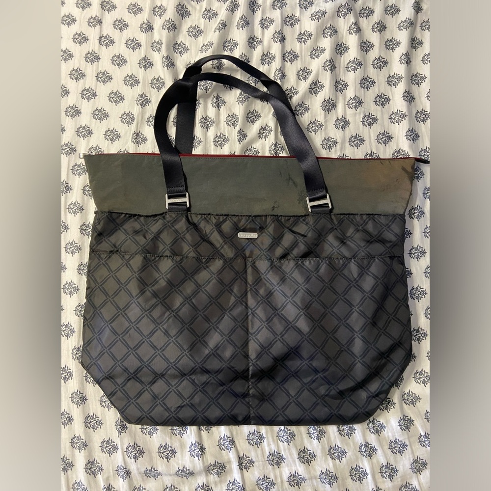 BAGGALINI Gray Large CARRY-ALL Travel Tote Bag
